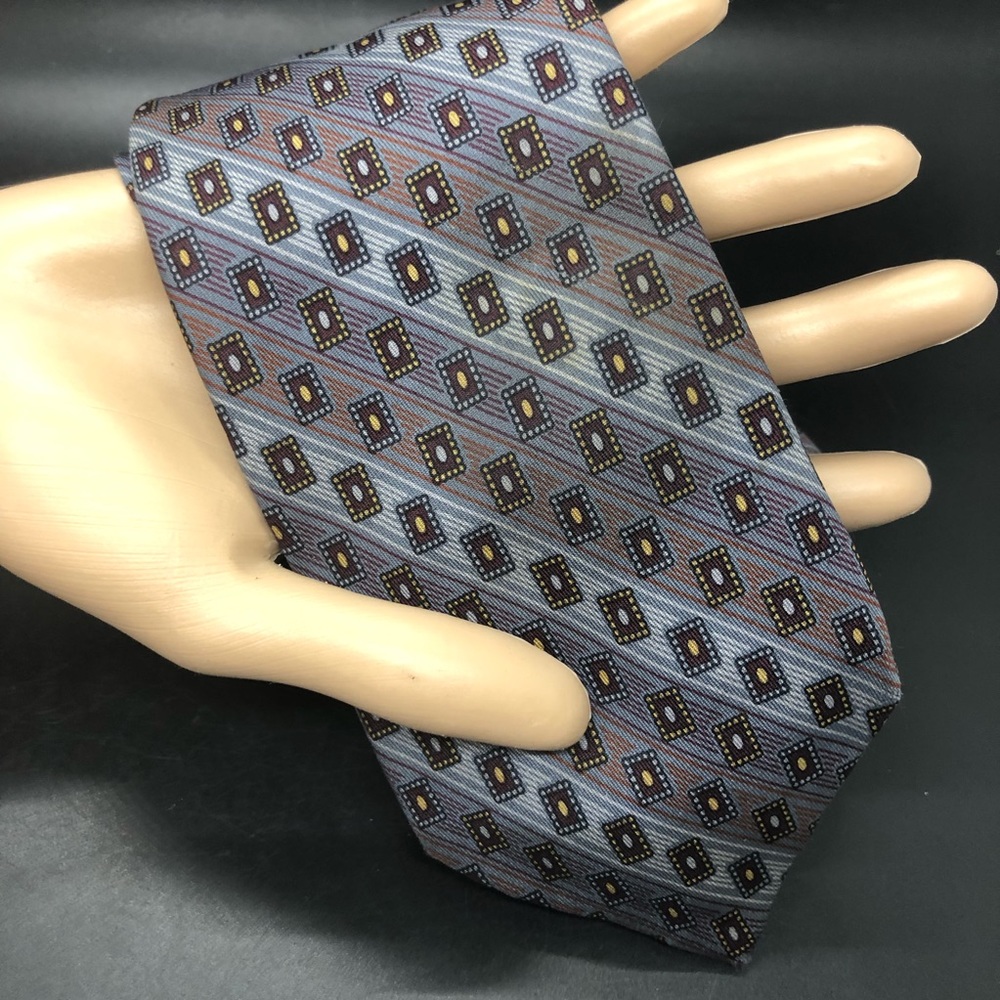 Lanvin gray geometric 100% silk luxury neck tie